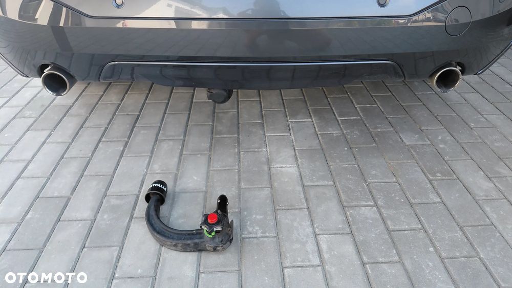 BMW X1 xDrive20i Advantage - 10