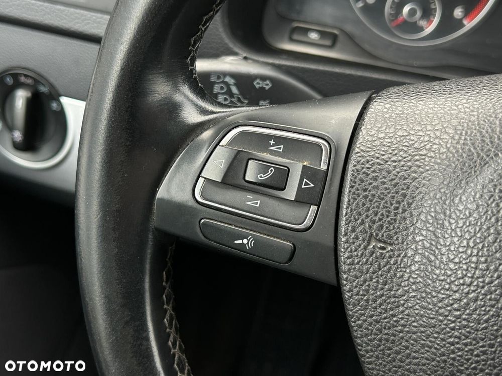 Volkswagen Multivan - 23