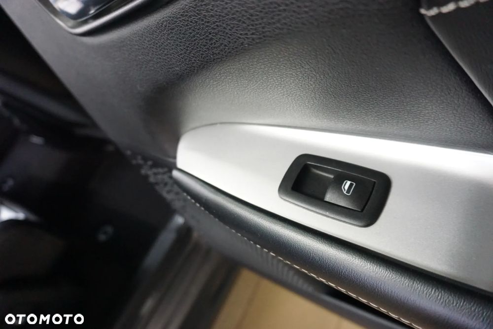 Fiat Freemont 2.0 Multijet 16V DPF Automatik Allrad Black Code - 28