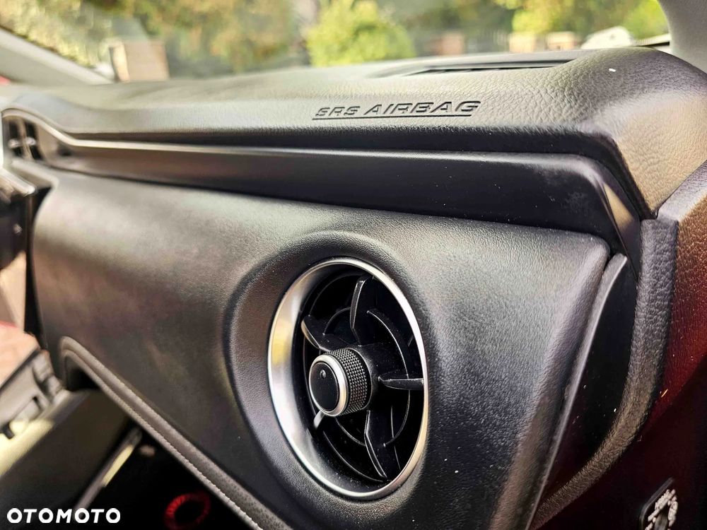 Toyota Auris - 22