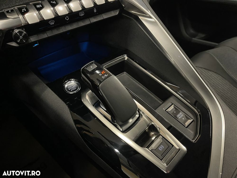 Peugeot 3008 PHEV 225 EAT8 Allure Pack - 28