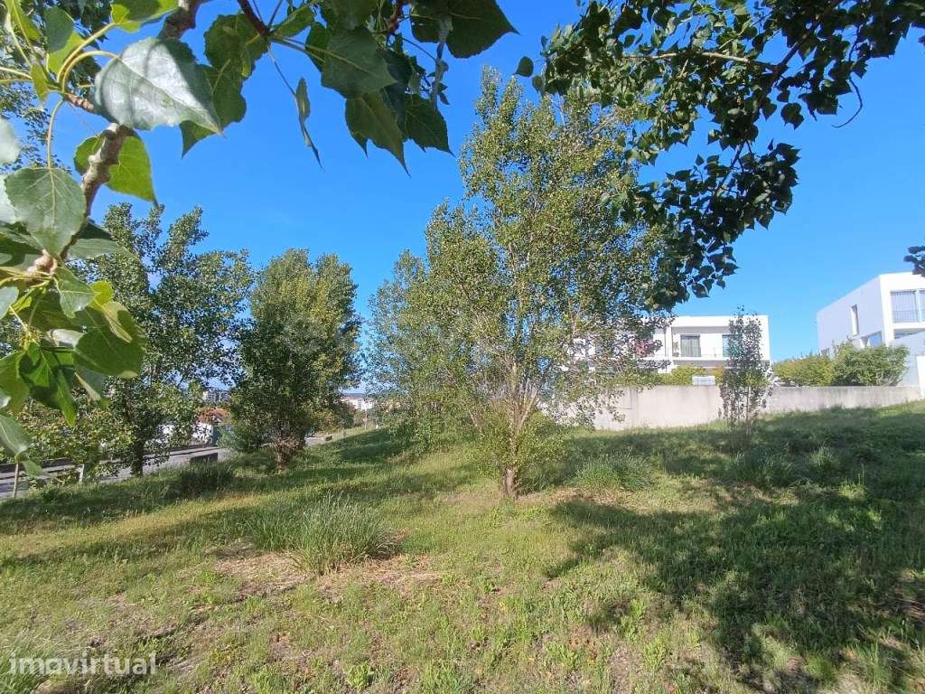 Lote de terreno urbano, localizado em Torres Novas. - Grande imagem: 4/12