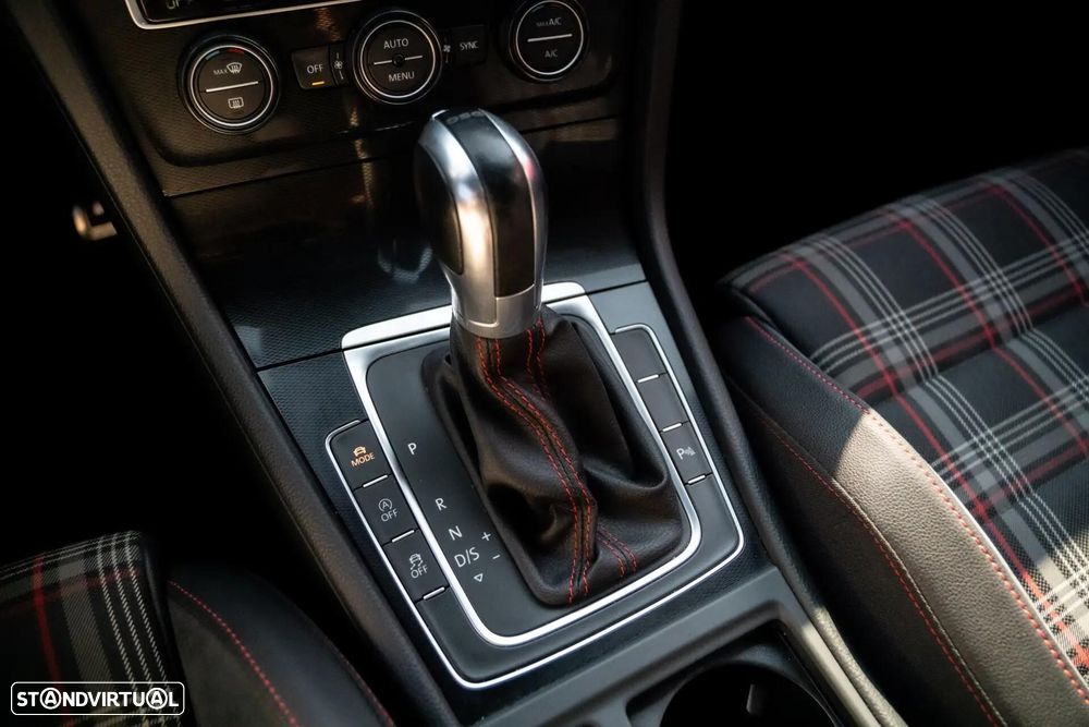 VW Golf 2.0 TSi GTi DSG Performance - 21