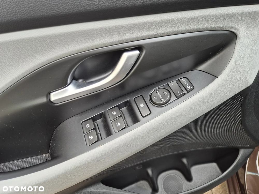Hyundai i30 1.4 T-GDI Style - 19