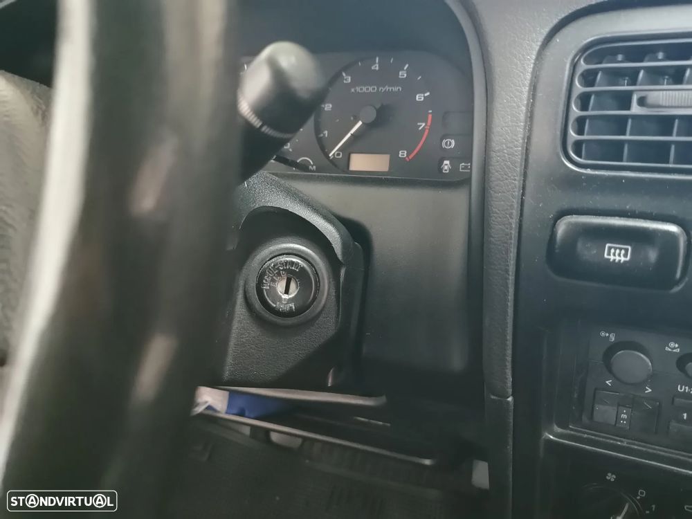 Nissan Primera Hatchback 1.6 LX + - 18