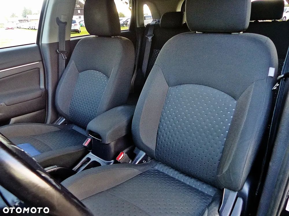 Mitsubishi ASX 1.8 DI-D 2WD Instyle - 20