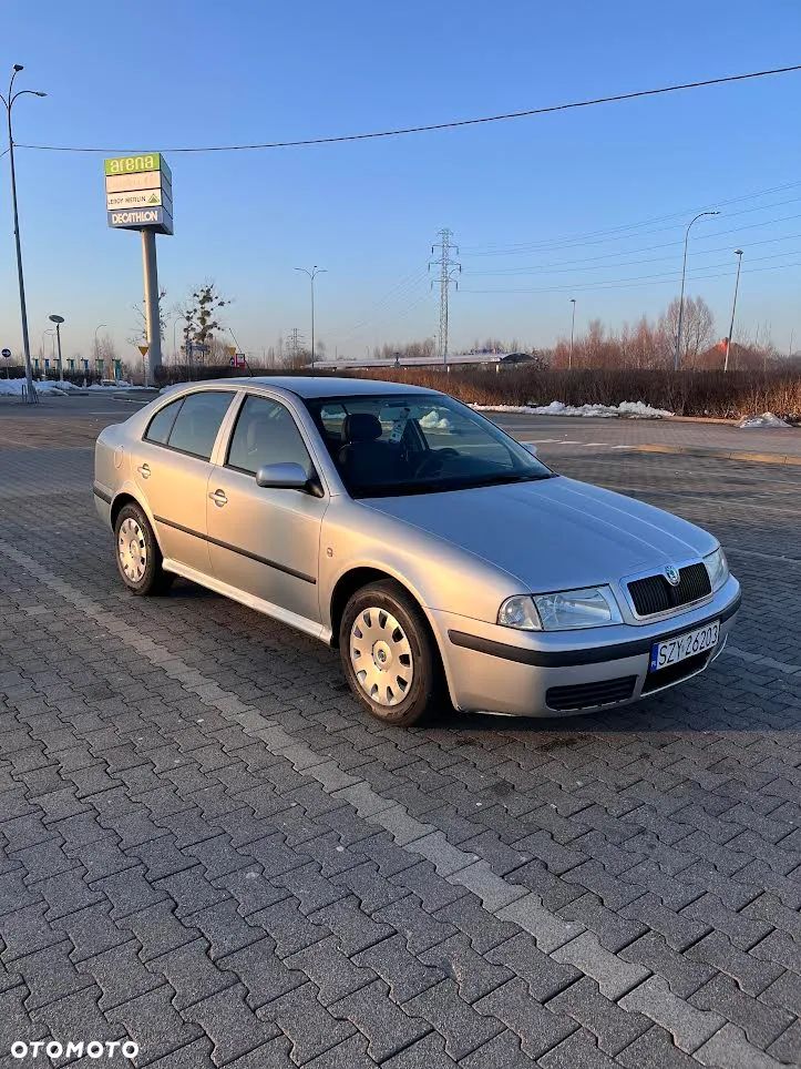 Skoda Octavia 1.6 Tour Plus - 1