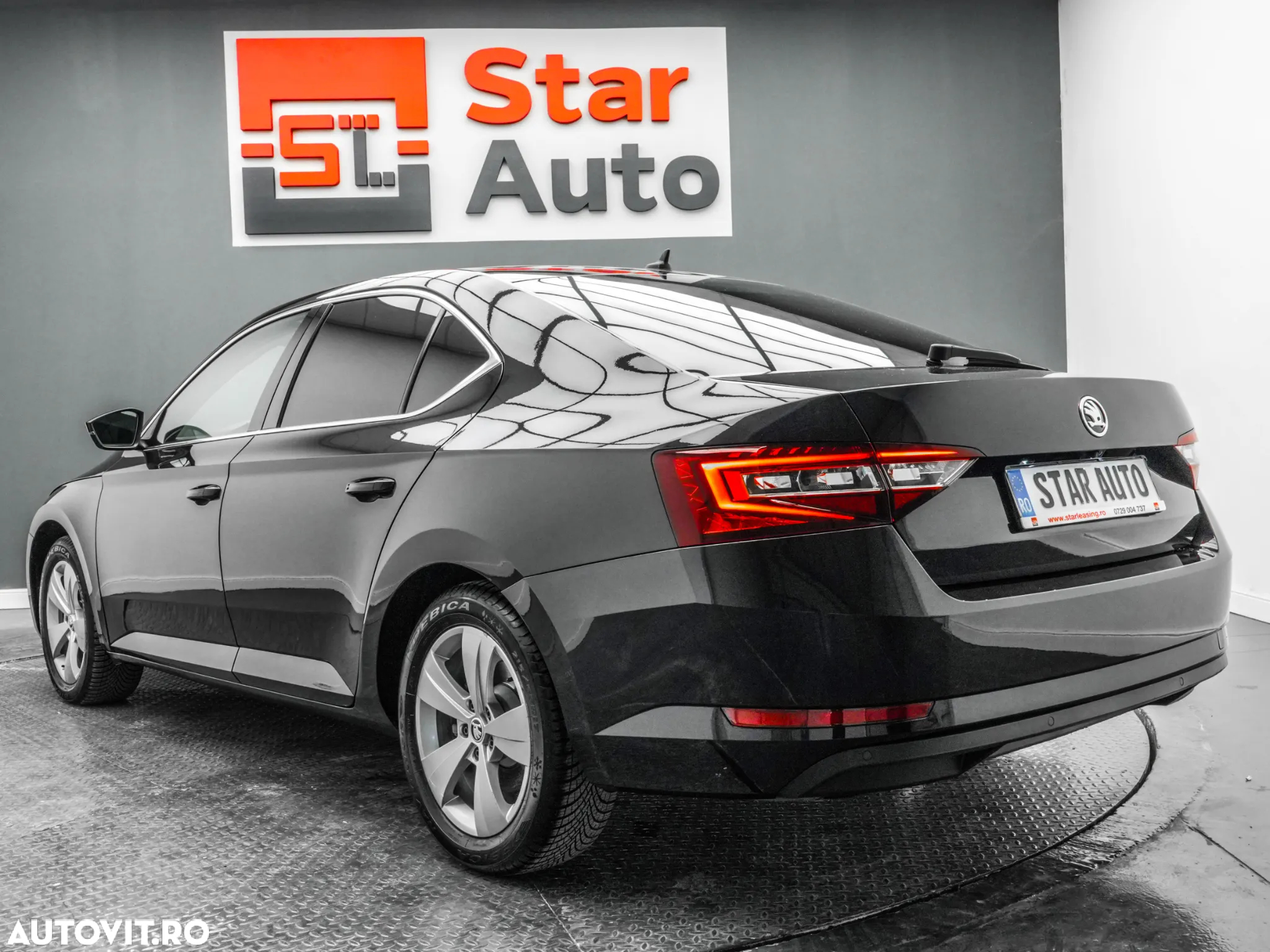 Skoda Superb 1.6 TDI DSG Ambition - 4