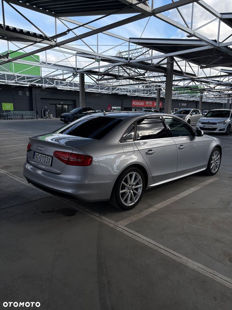 Audi A4 Limousine - 6