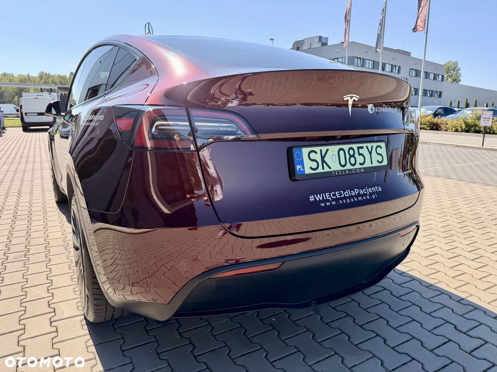 Tesla Model Y Long Range AWD - 13