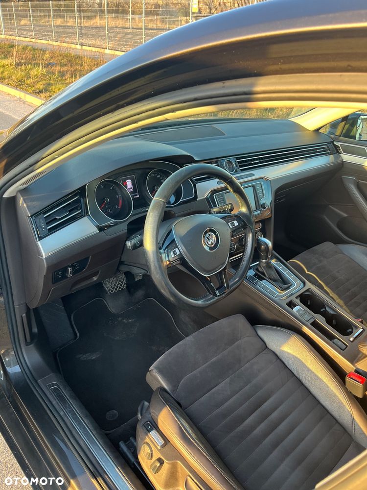 Volkswagen Passat - 11