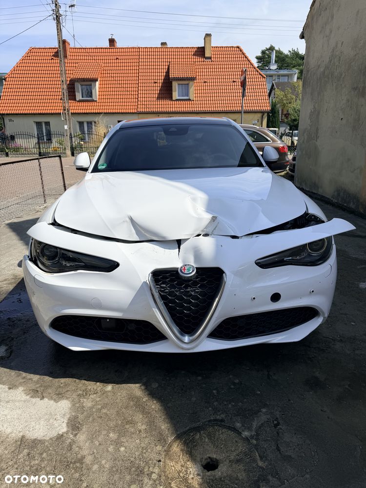 Alfa Romeo Giulia 2.0 Turbo 16V AT8 - 8