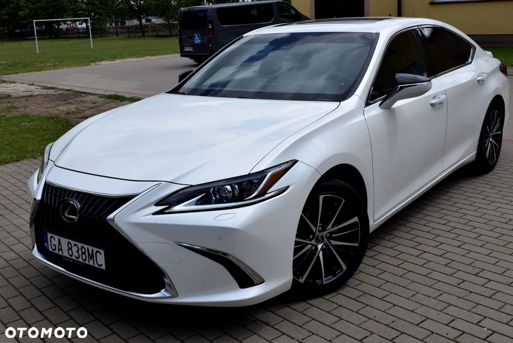 Lexus ES 300h Prestige - 1