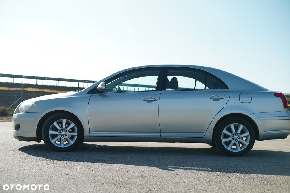 Toyota Avensis - 5