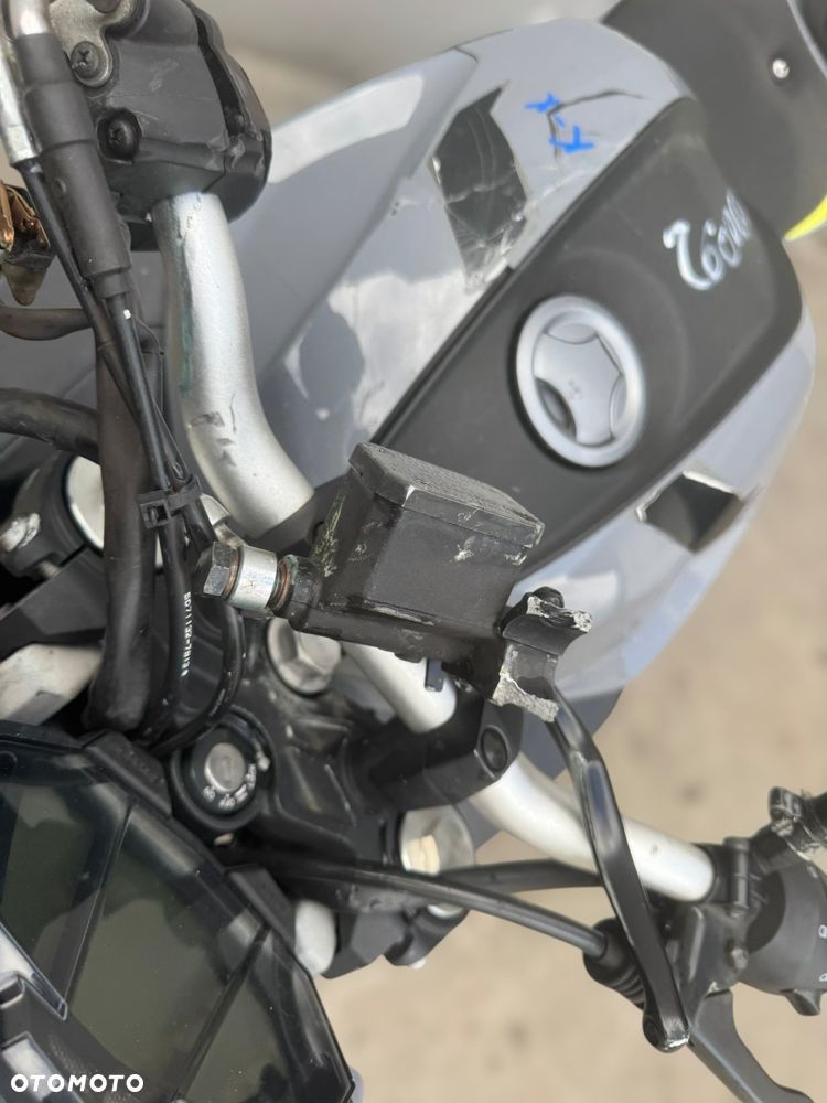 Yamaha MT - 12