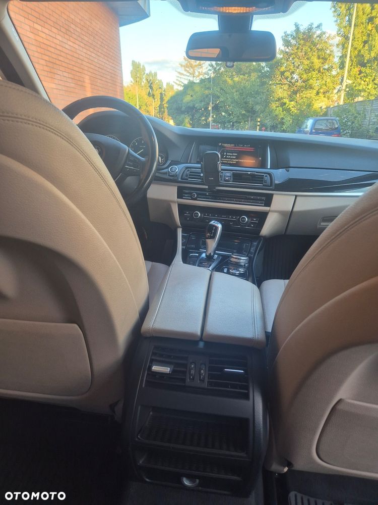 BMW Seria 5 520d xDrive - 6
