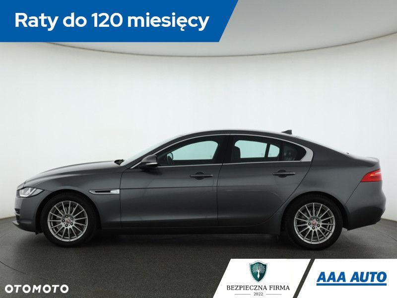 Jaguar XE - 4