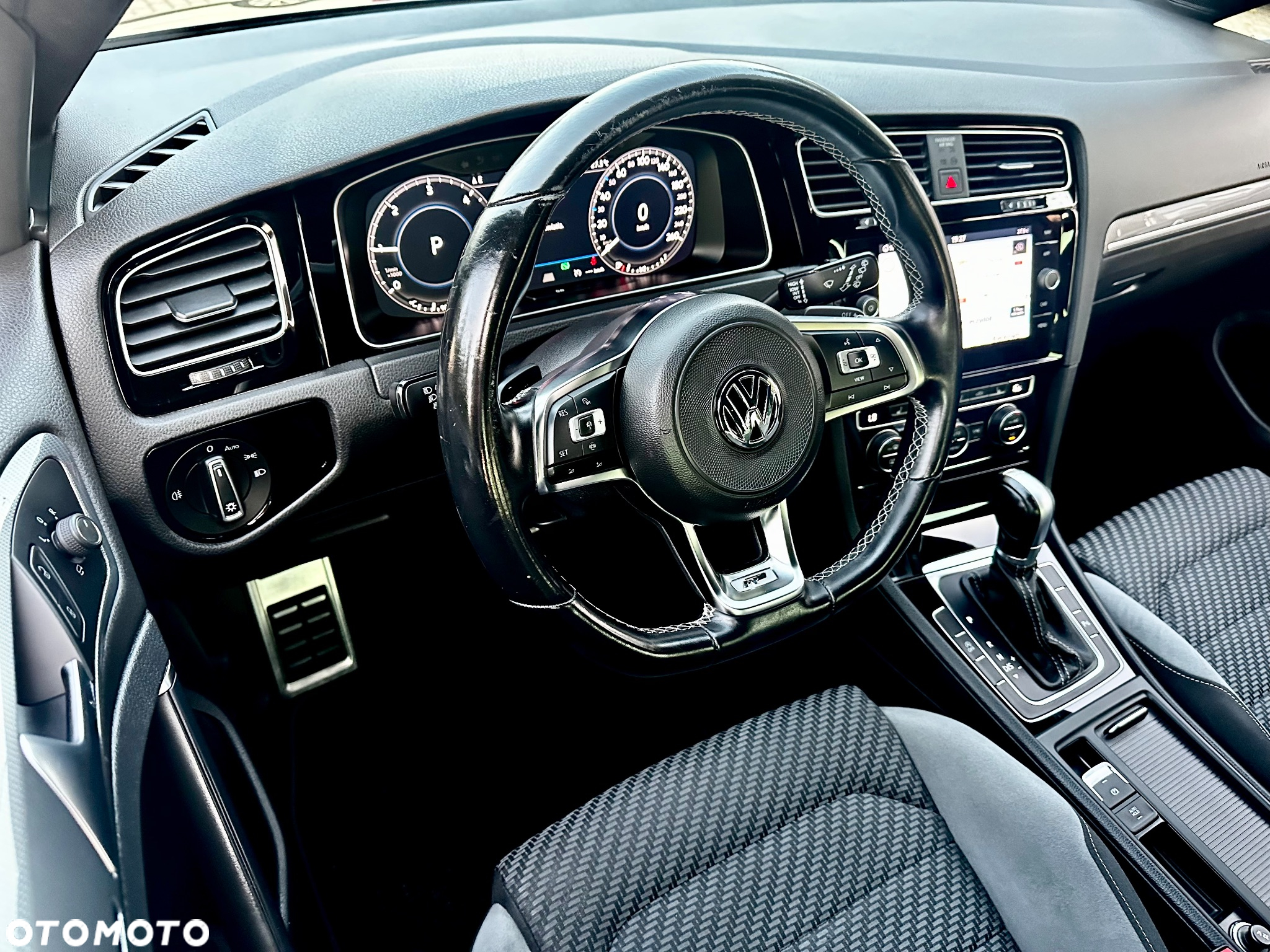 Volkswagen Golf - 5