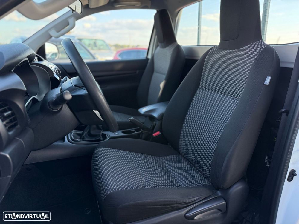 Toyota Hilux 2.4 D-4D 4WD CE CH - 20