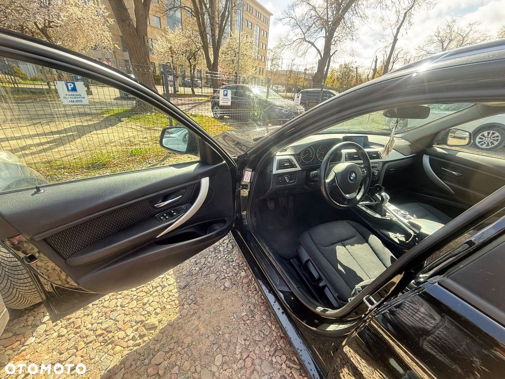 BMW Seria 3 318d xDrive - 8
