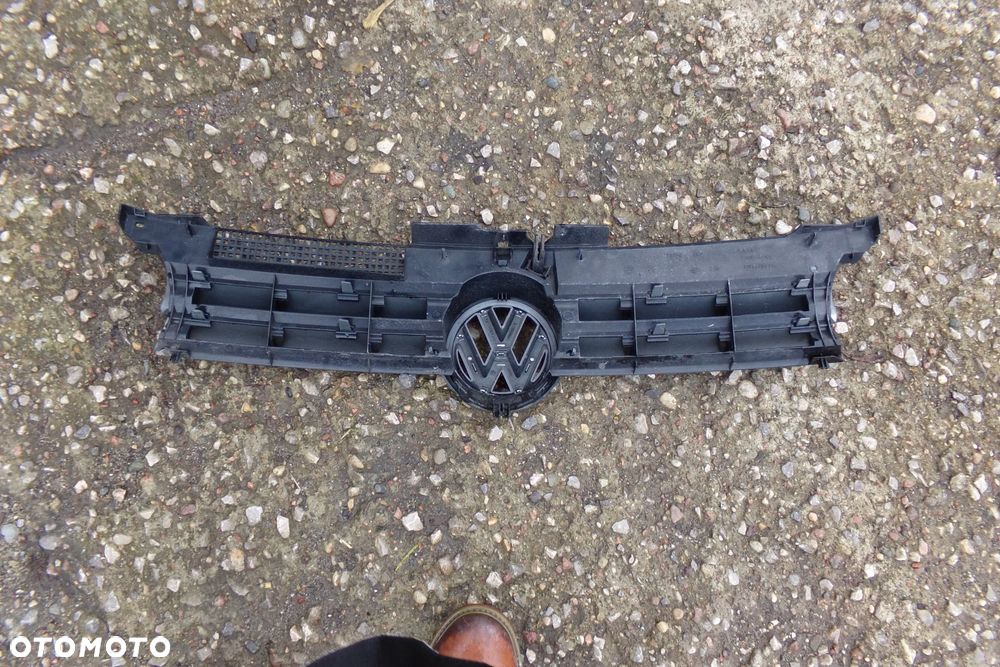 Atrapa grill 1J0853655 VW Golf IV LD7V - 2