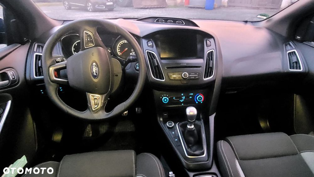 Ford Focus 2.0 TDCi ST-2 - 10