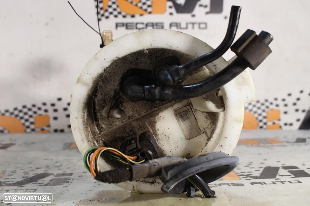 Boia / Bomba De Combustível Bmw 1 (F20)  16117243972 / 7243972 / 05802 - 6