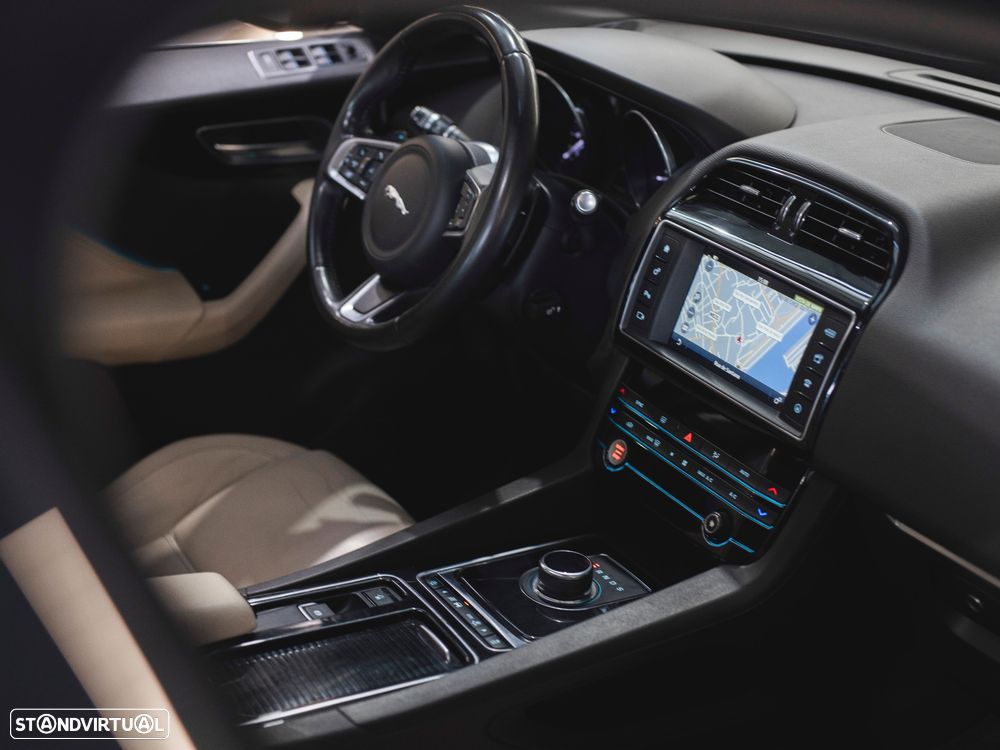 Jaguar F-Pace 2.0 i4D Prestige AWD Aut. - 19