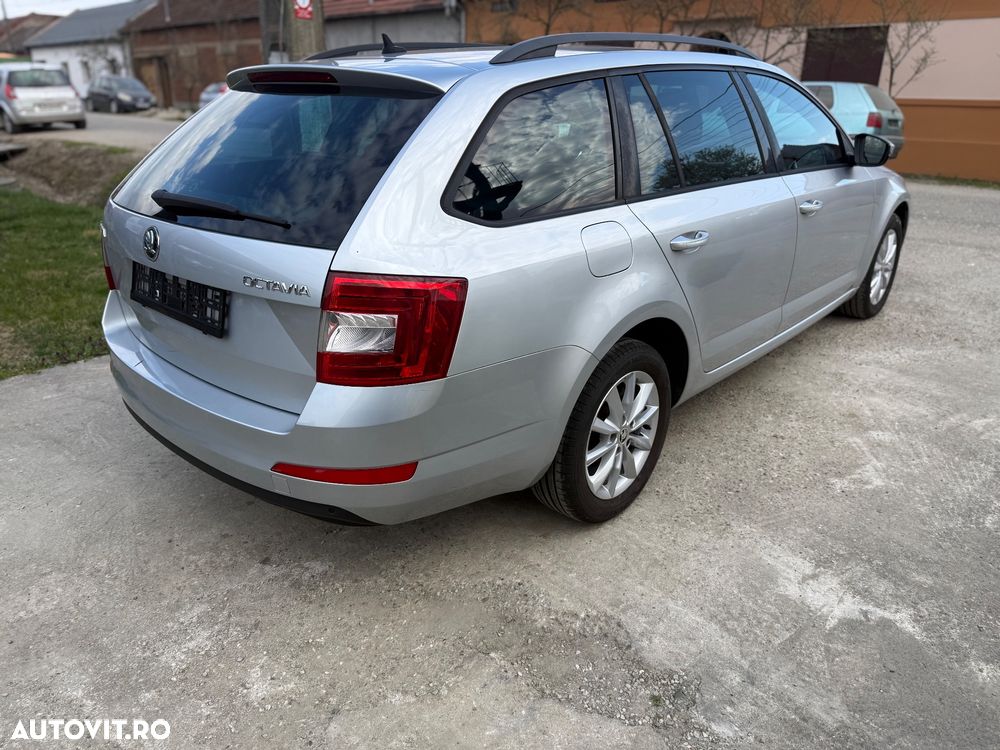 Skoda Octavia 1.6 TDI (Green tec) DSG Style - 4