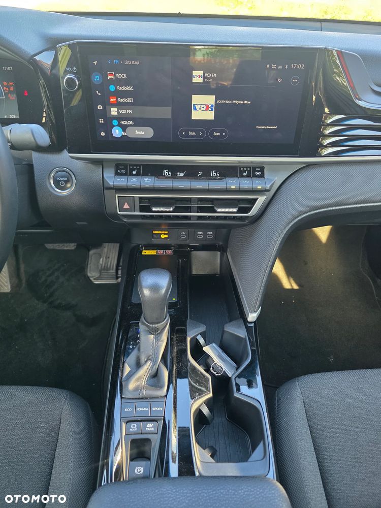 Toyota Camry 2.5 Hybrid Dynamic Force Comfort e-CVT - 27