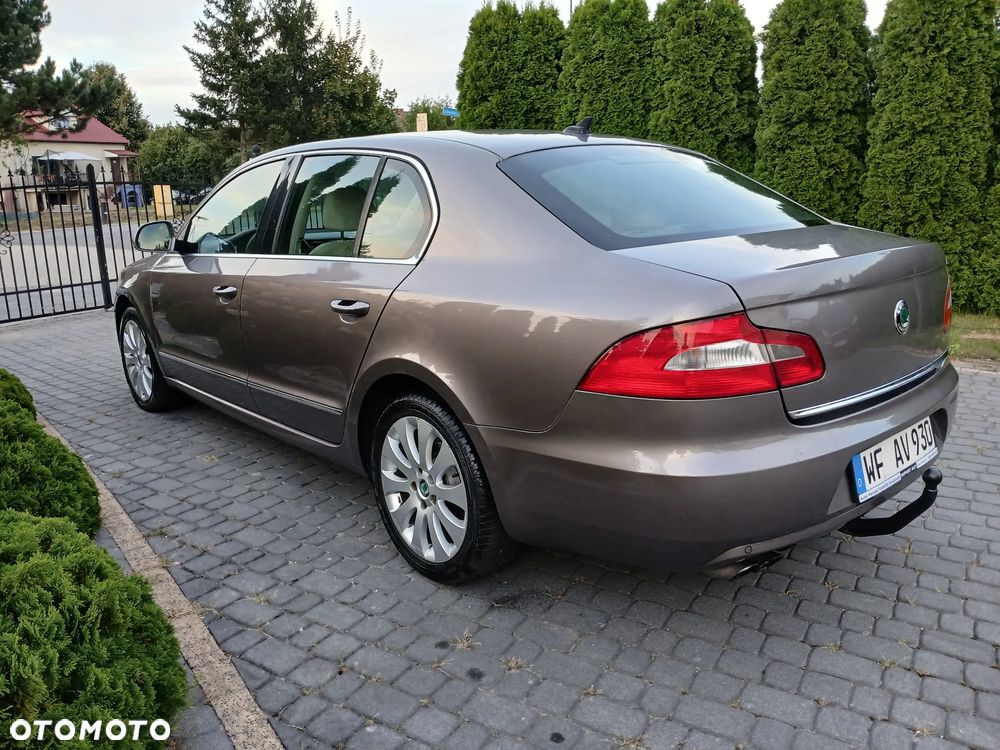 Skoda Superb 2.0 TDI DSG Exclusive - 18