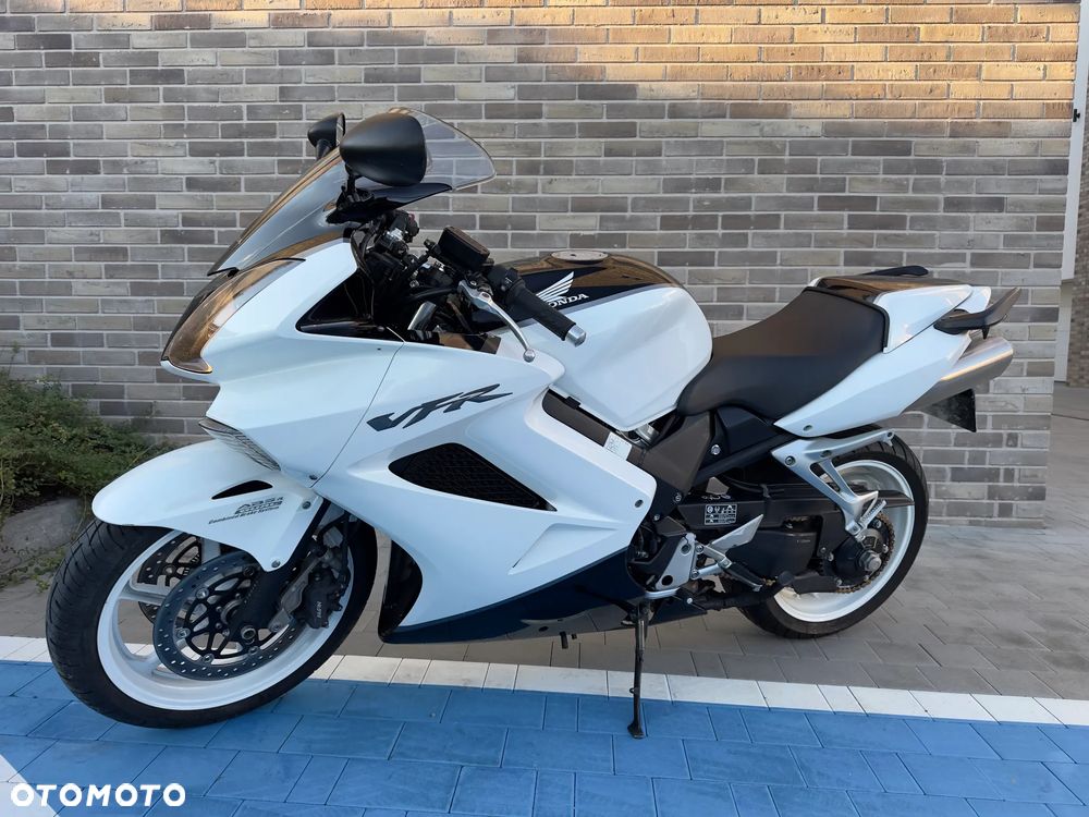 Honda VFR - 10