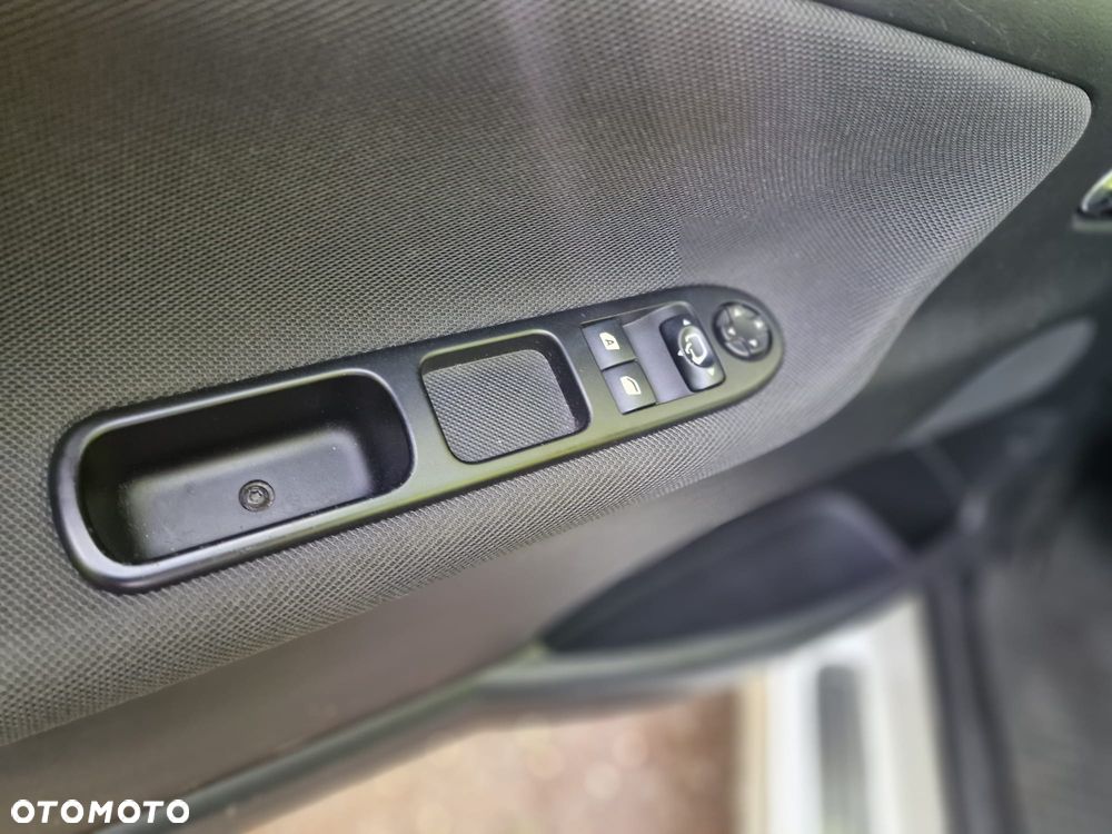 Peugeot 207 1.6 Premium - 20
