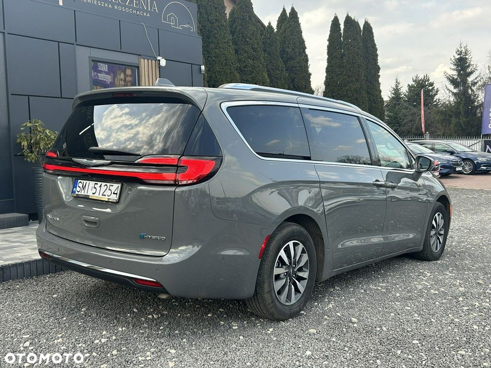 Chrysler Pacifica - 11