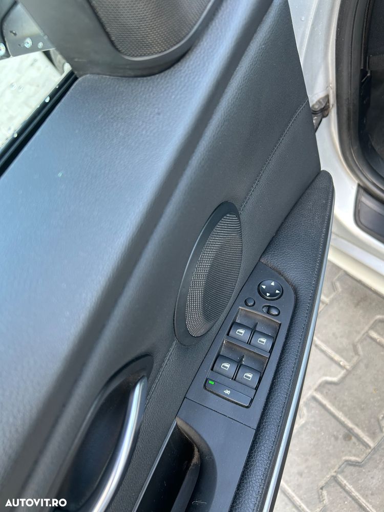 BMW Seria 3 320d DPF Aut. Edition Exclusive - 24
