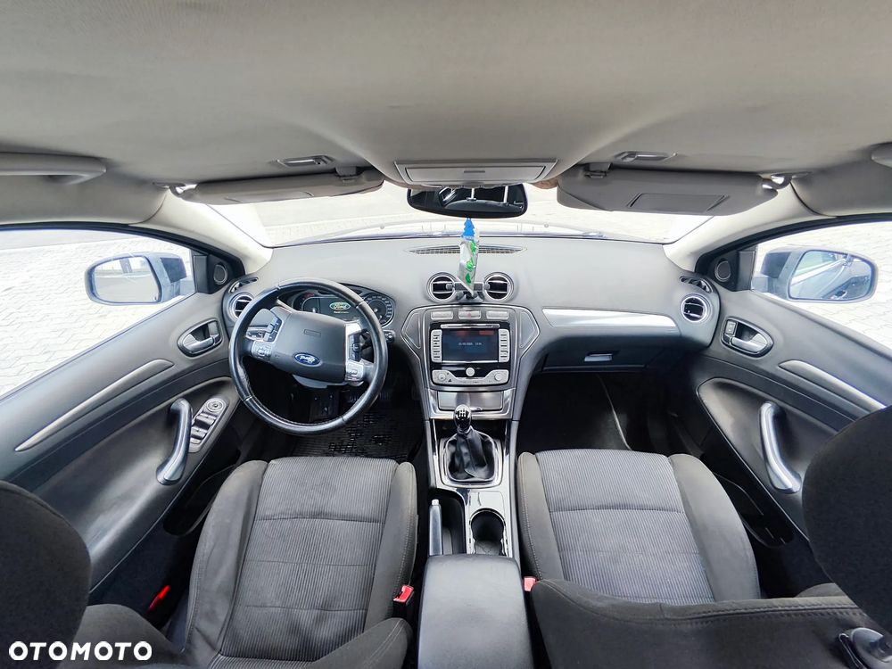 Ford Mondeo 2.0 Titanium - 31
