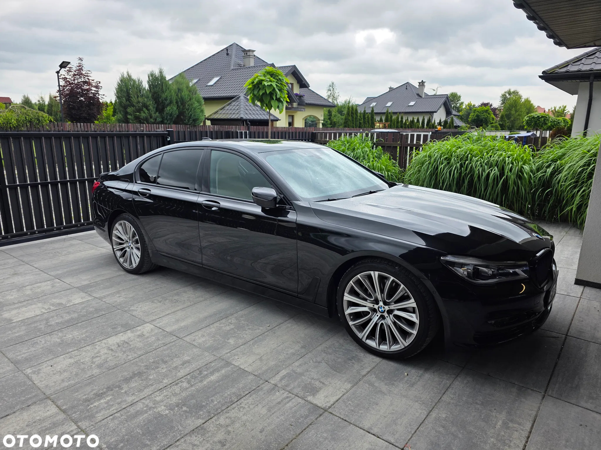 BMW Seria 7 750i xDrive - 5