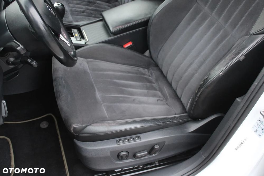 Skoda Superb 2.0 TDI Premium Edition - 23
