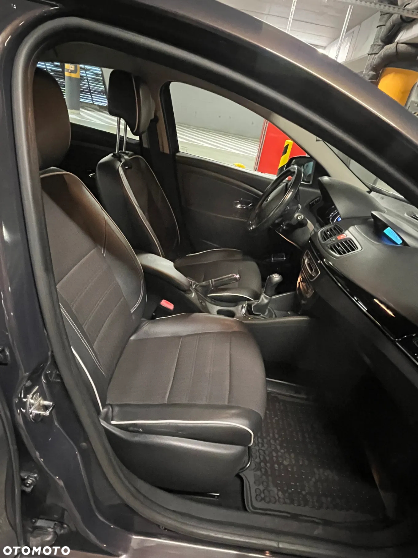 Renault Fluence 1.6 16V Intens - 6