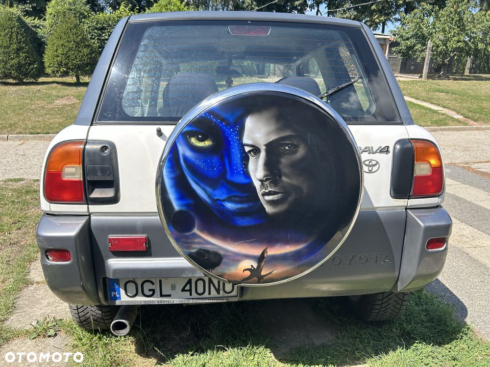 Toyota RAV4 - 8