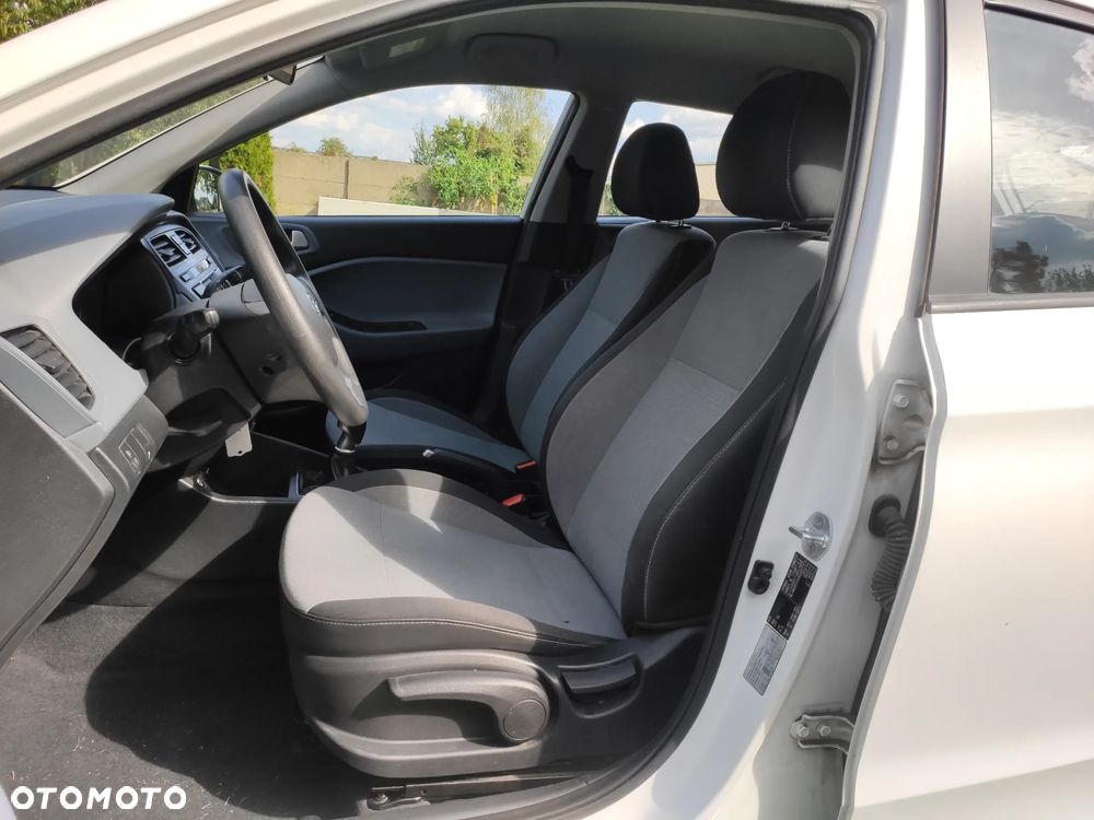 Hyundai i20 - 8