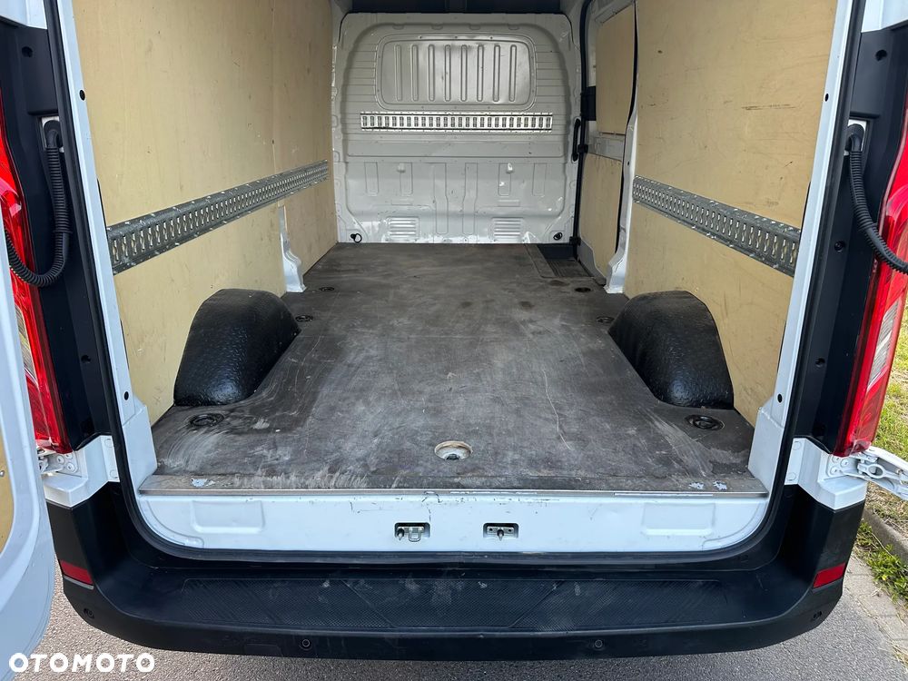Maxus DELIVER 9 - 18
