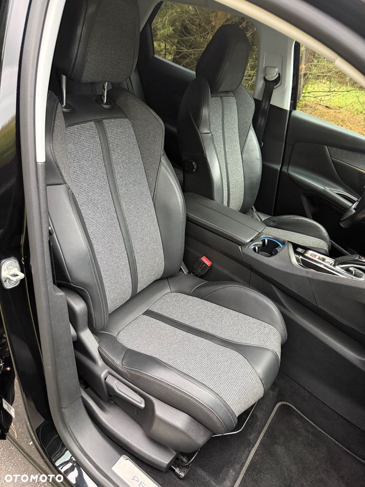 Peugeot 3008 1.2 PureTech Allure S&S EAT8 - 23