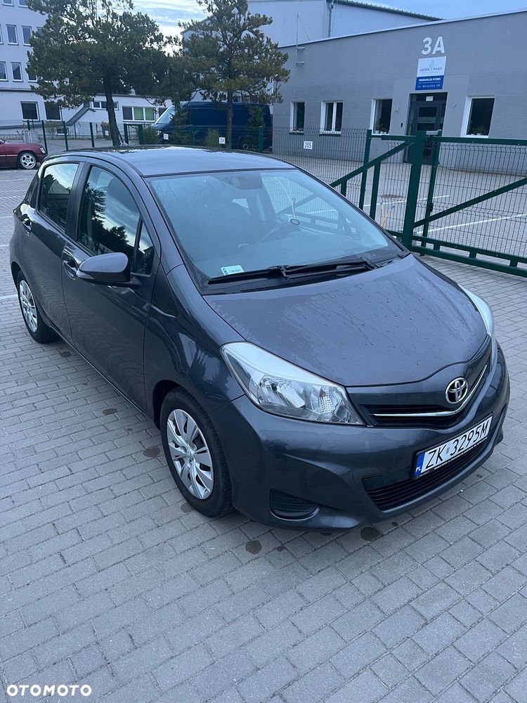 Toyota Yaris 1.0 Premium - 2