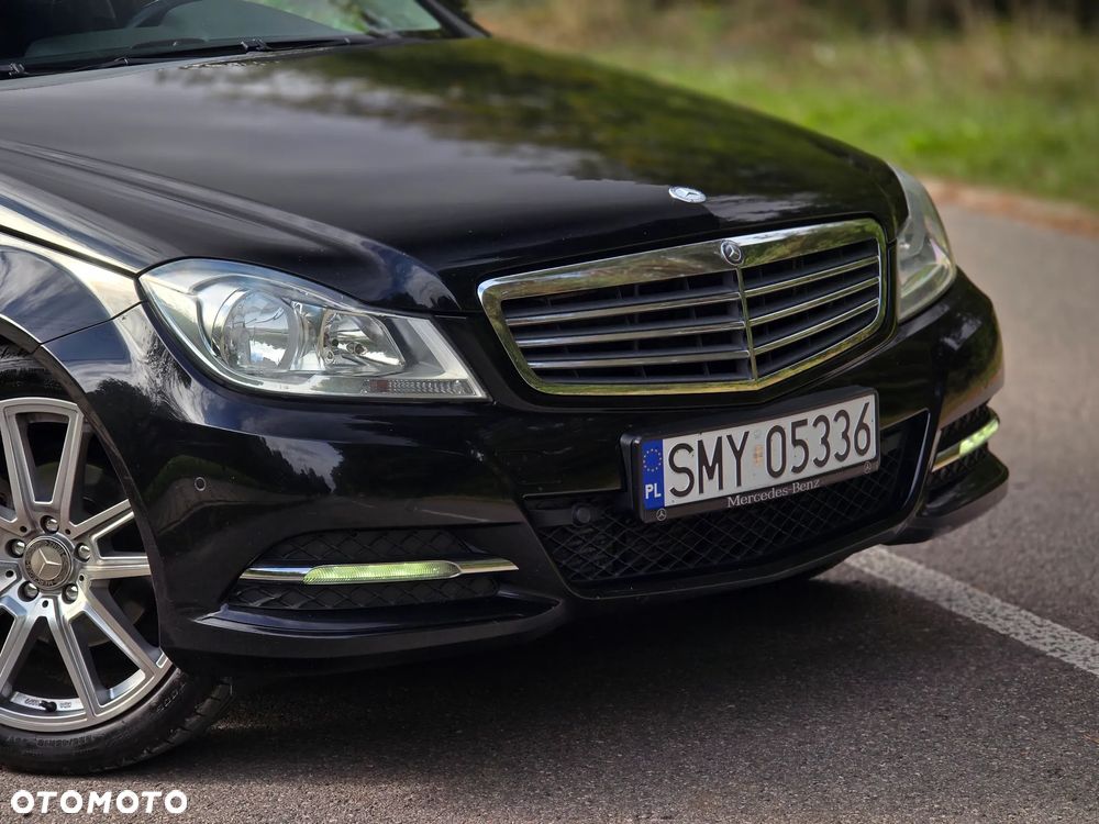 Mercedes-Benz Klasa C 180 CGI BlueEff Avantgarde - 34