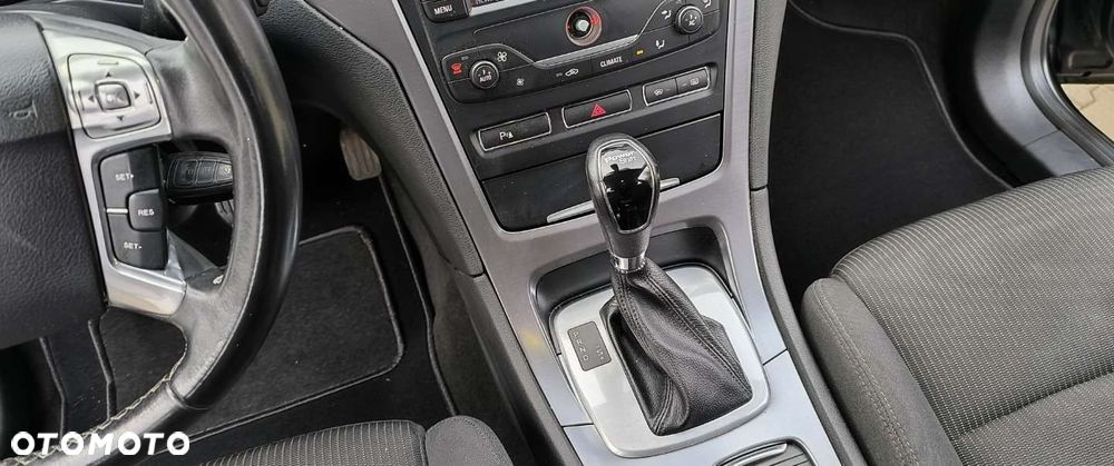 Ford Mondeo SW 2.0 EcoBoost Titanium - 26
