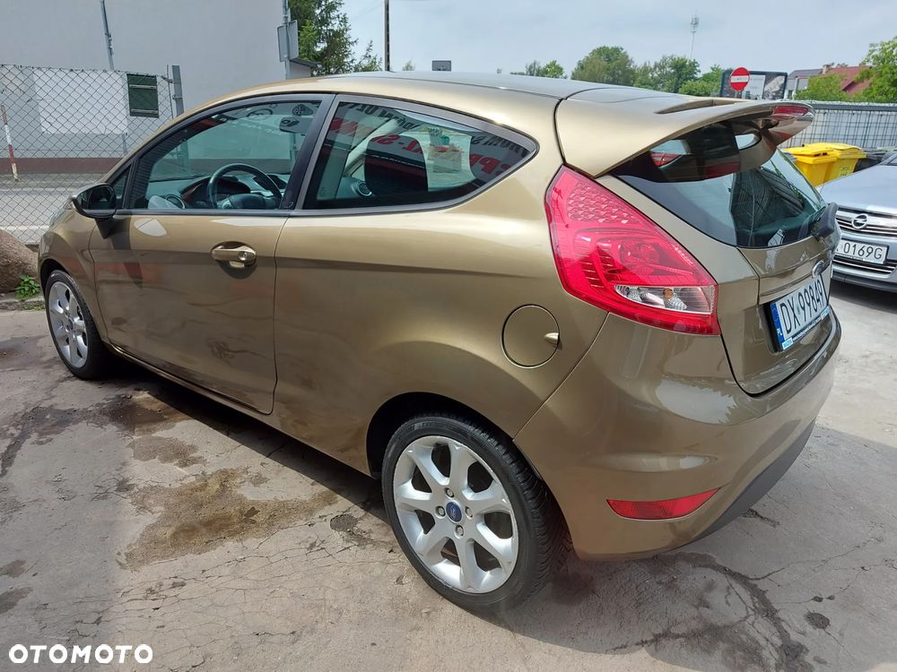 Ford Fiesta 1.4 Autom Champions Edition - 10