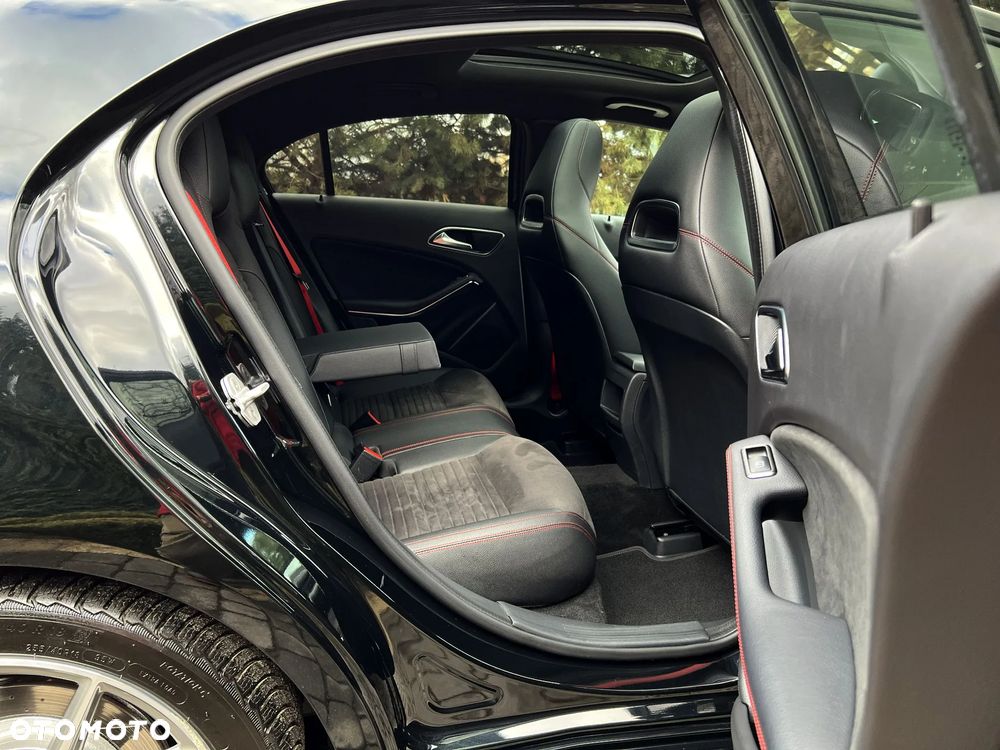 Mercedes-Benz Klasa A AMG 45 4Matic AMG Speedshift 7G-DCT - 23