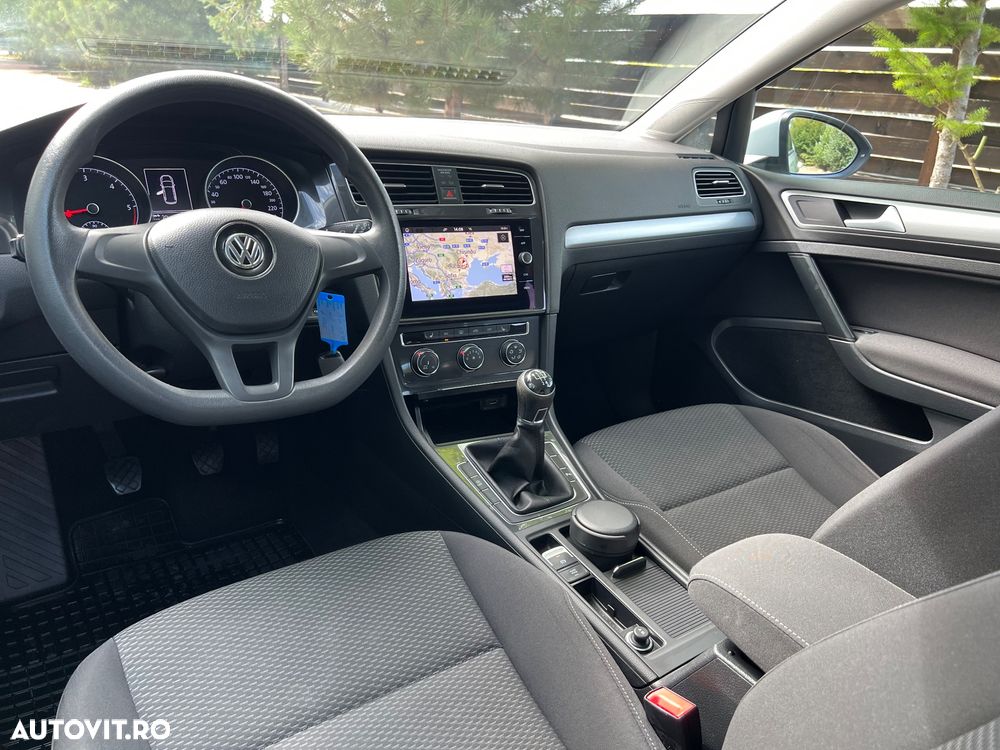 Volkswagen Golf 1.6 TDI Comfortline - 10