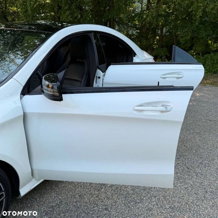 Mercedes-Benz CLA 250 4-Matic AMG Line - 24